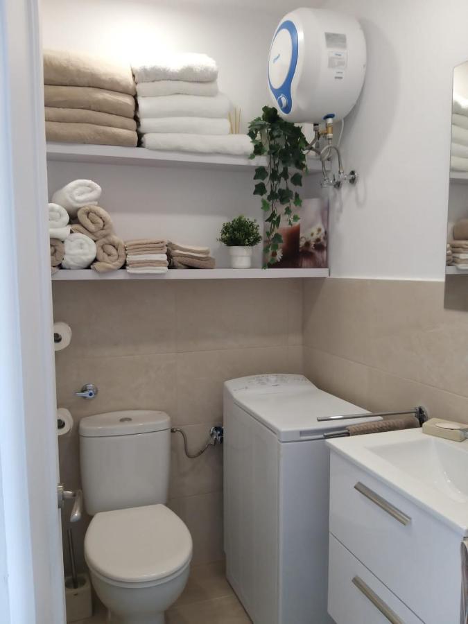 Neu Renoviertes, Huebsches Und Gemuetliches Appartement Mit Balkon Und Meerblick Costa De Antigua Bagian luar foto