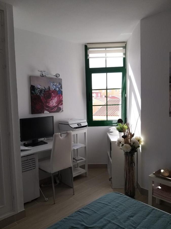 Neu Renoviertes, Huebsches Und Gemuetliches Appartement Mit Balkon Und Meerblick Costa De Antigua Bagian luar foto